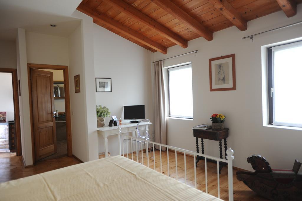 Monte Maino Bed & Breakfast Desenzano del Garda Quarto foto
